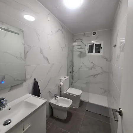 Eeb Private Privada En Piso Compartido منزل للإقامة لا لاغونا